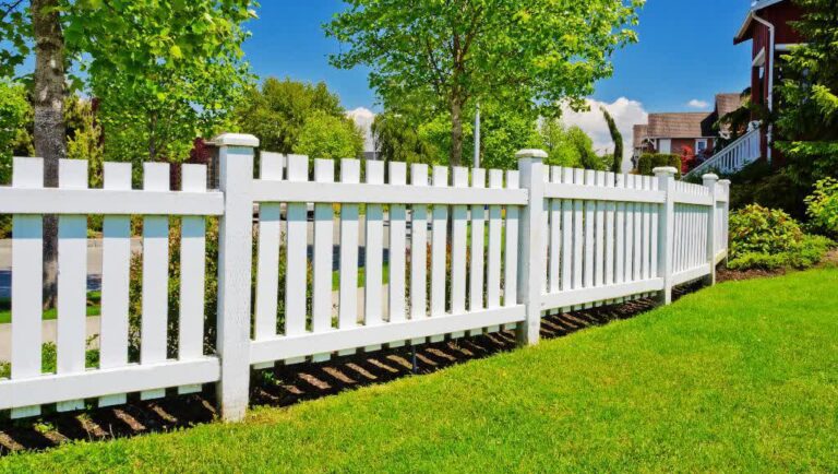 White-painted-wood-decorative-fencing-system-